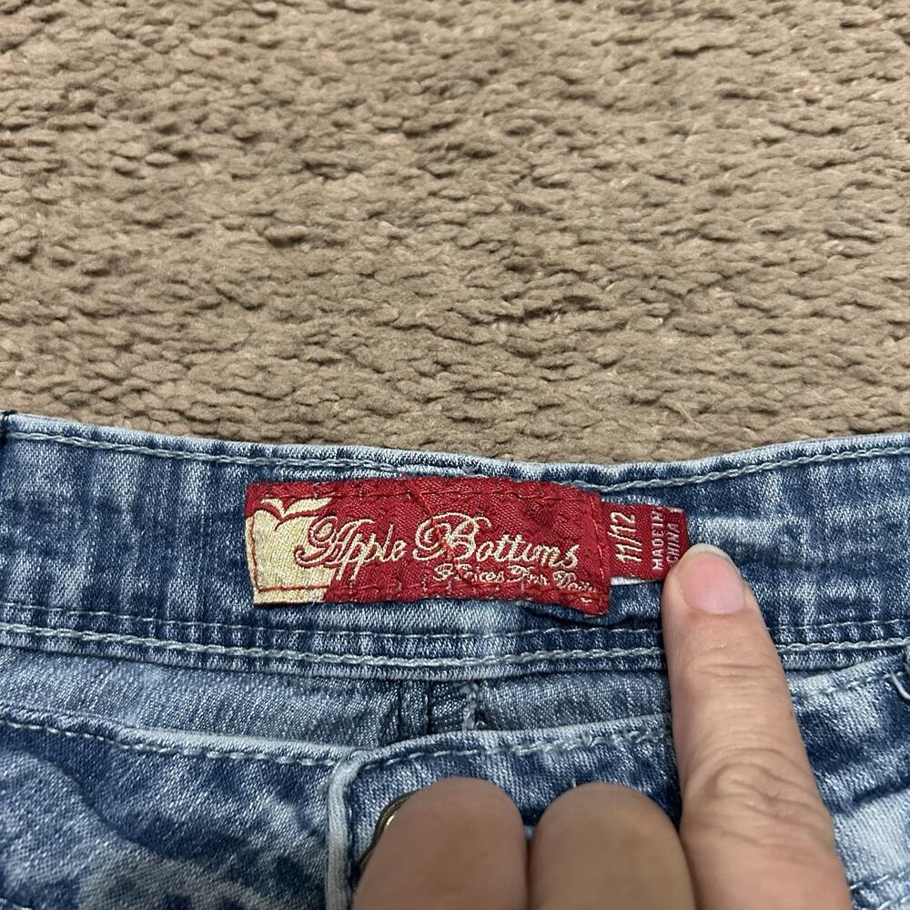 Apple Bottoms Vintage Y2K Acid Wash Jean Shorts Size 11/12 Gold Embroidery - Picture 4 of 8